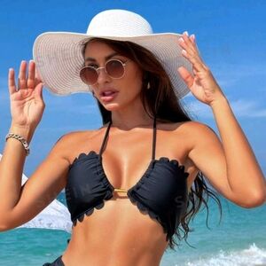 💮3/$30💮 2-Piece Black Bikini Scallop Trim Top